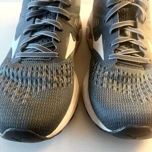 Mizuno Running shoes
